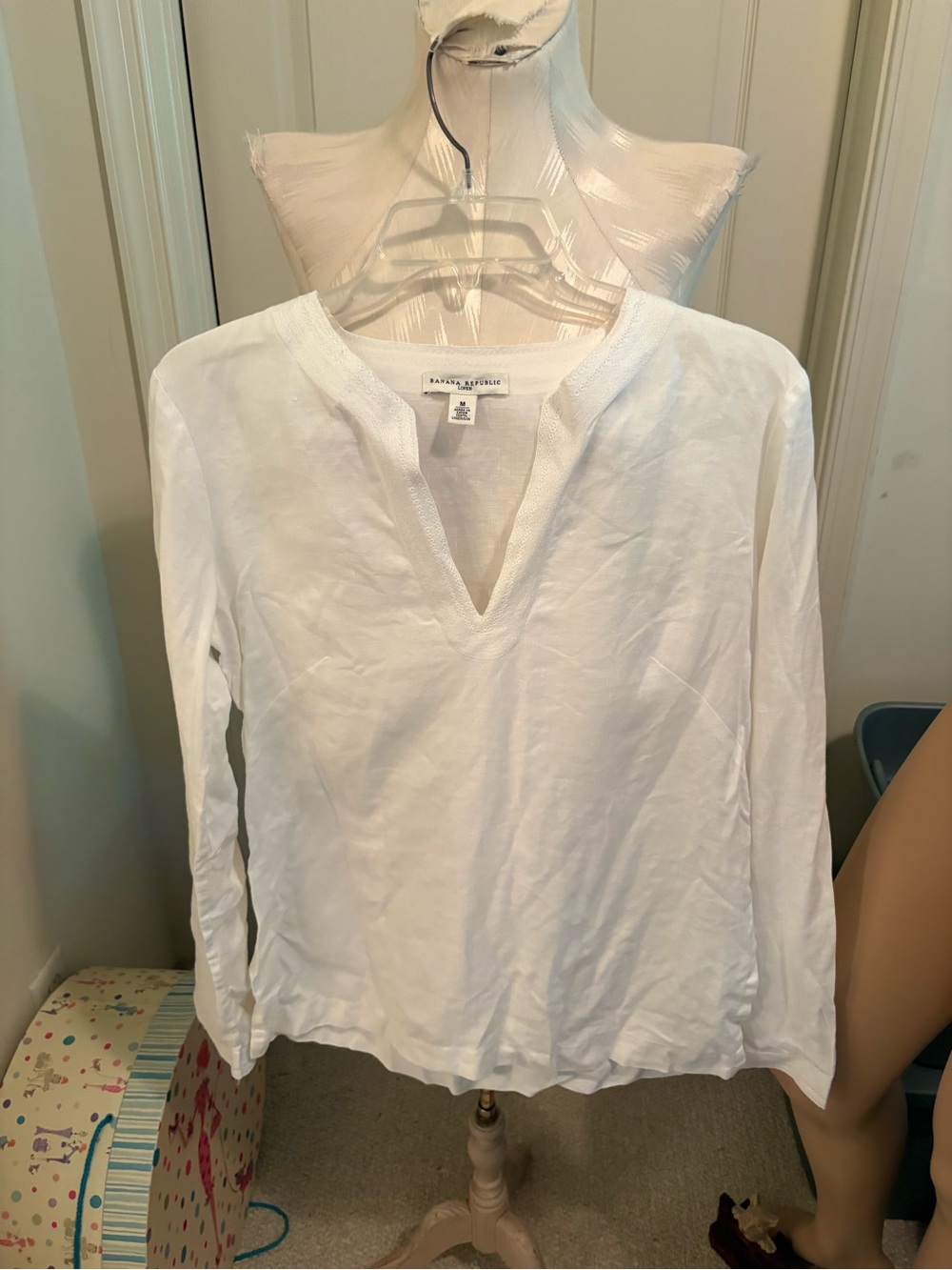 Banana Republic white womens tunic V/L Sleeve Top hospital fashion show M $148